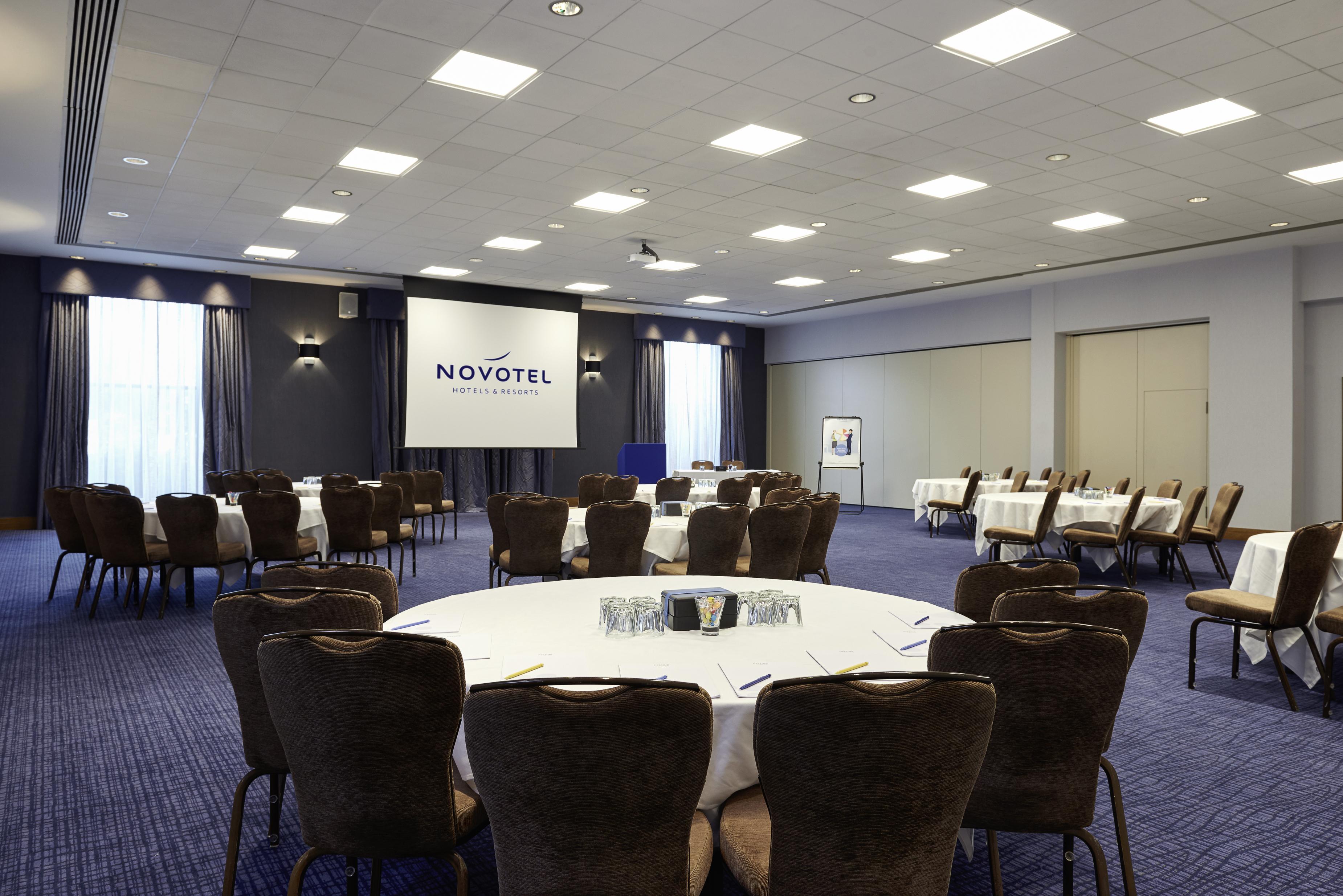 Novotel London Stansted Airport Stansted Mountfitchet Exterior photo
