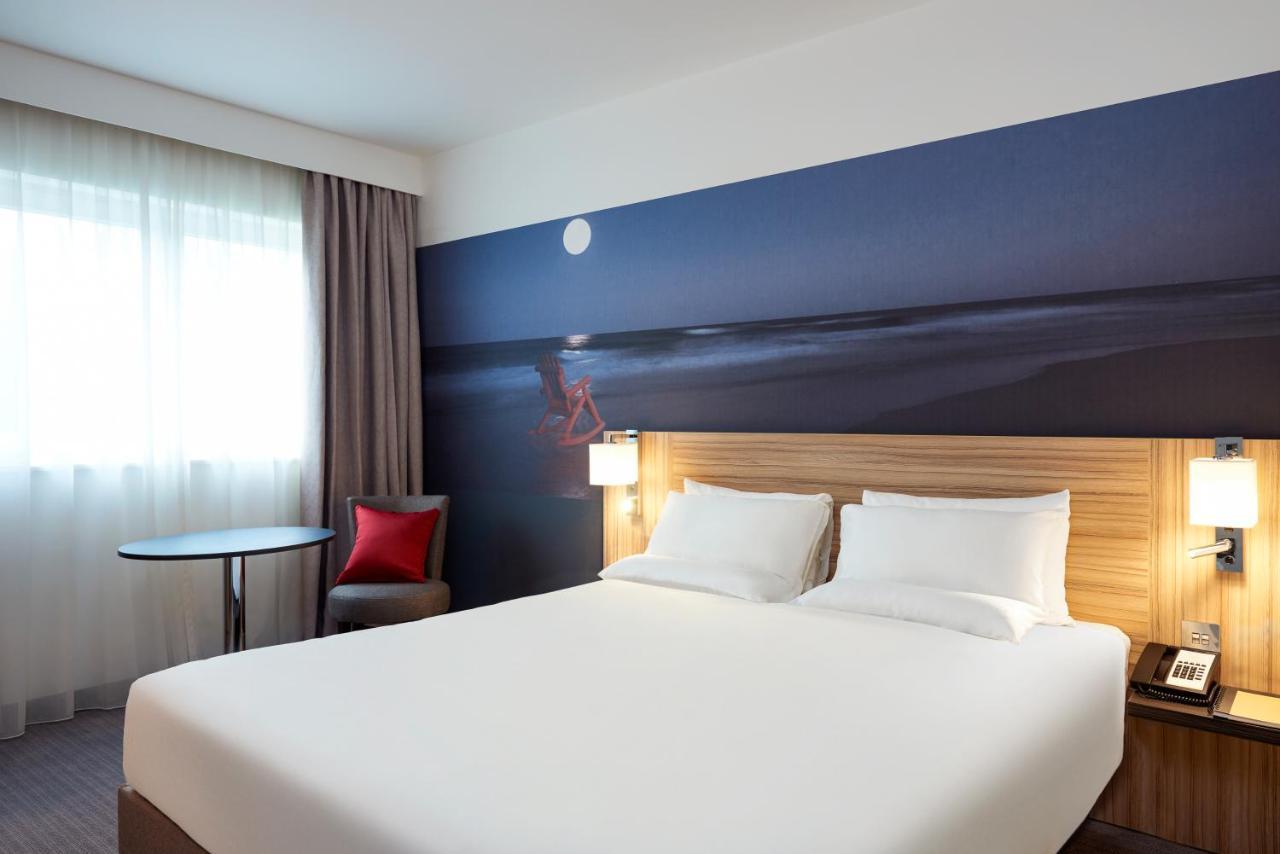 Novotel London Stansted Airport Stansted Mountfitchet Exterior photo