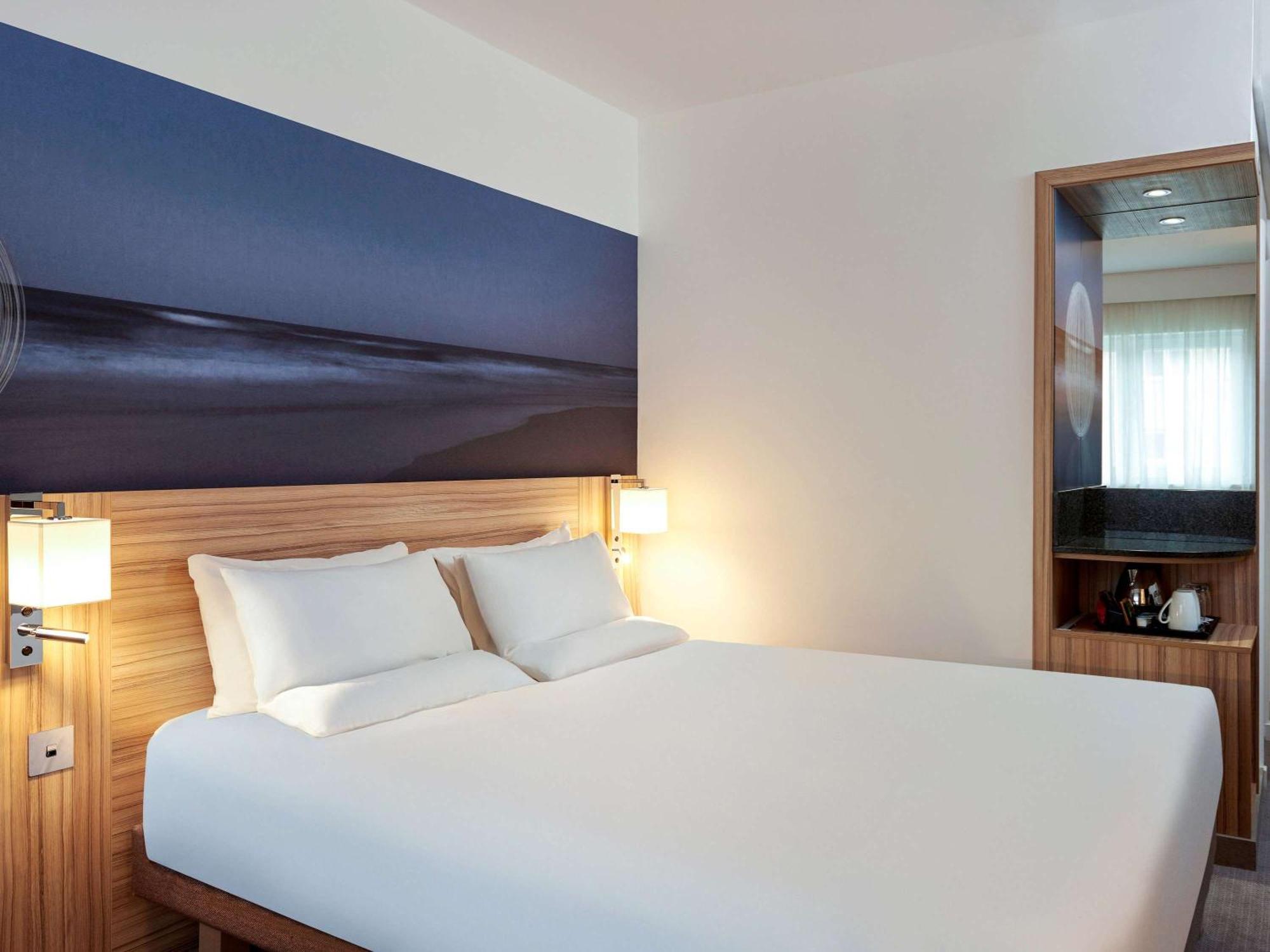Novotel London Stansted Airport Stansted Mountfitchet Exterior photo