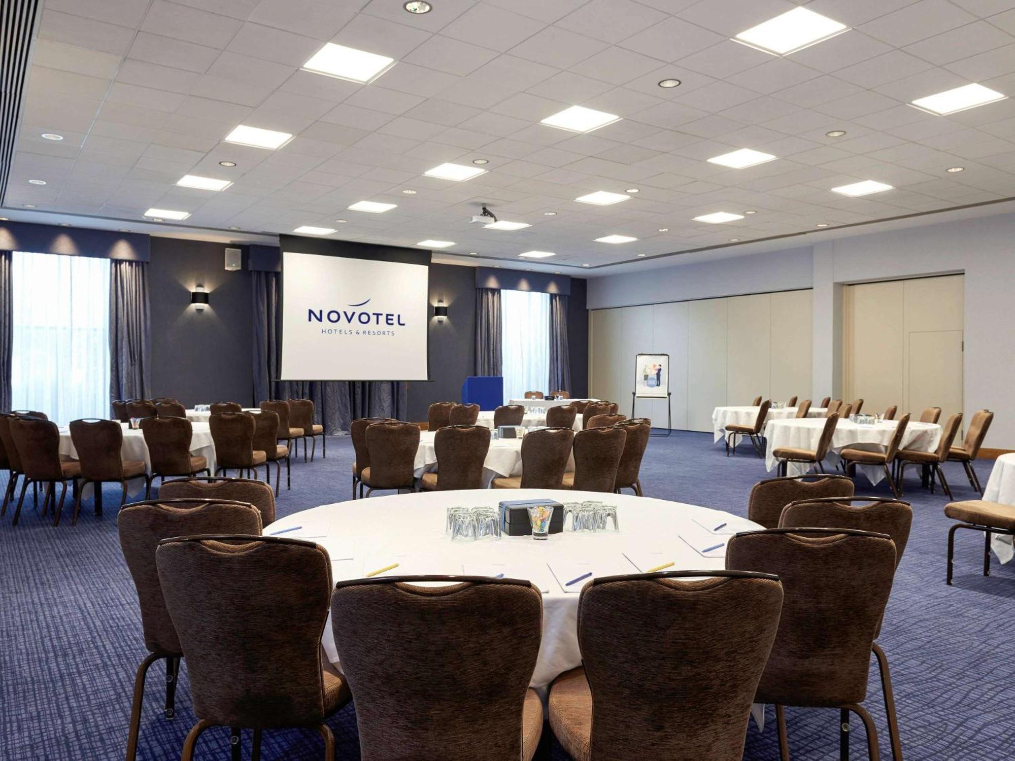 Novotel London Stansted Airport Stansted Mountfitchet Exterior photo
