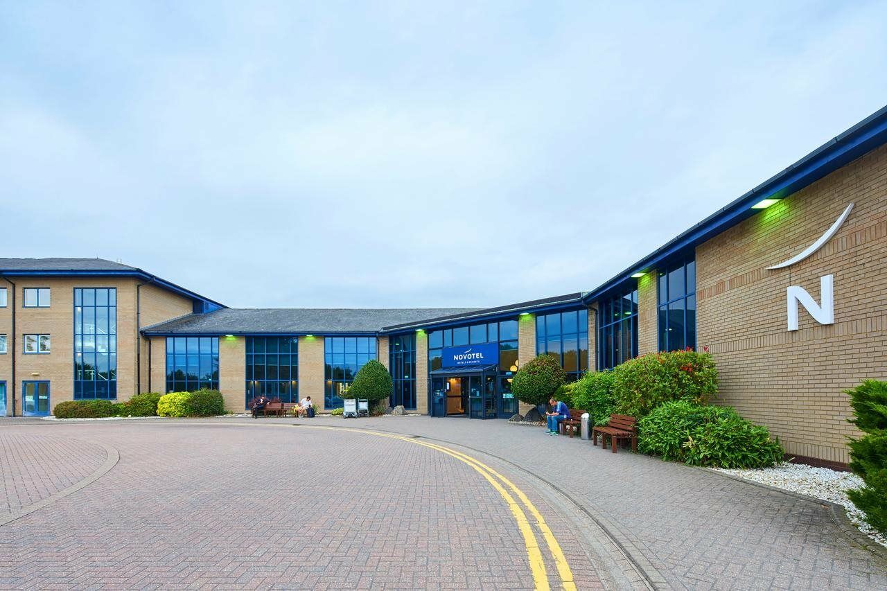 Novotel London Stansted Airport Stansted Mountfitchet Exterior photo